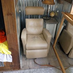 International Furniture Direct Recliner 