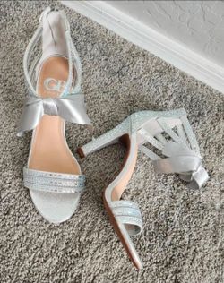 ✅️ Gianni Bini Silver 4" Rhinestone Heels• Size 7• New Condition• $25firm