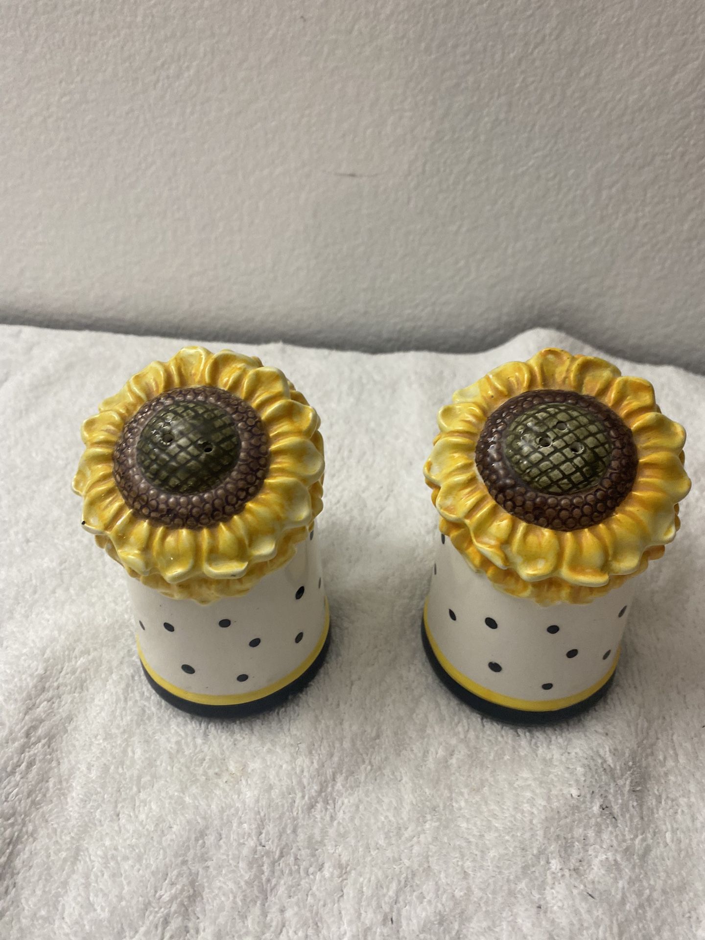 Sunflower Salt And Pepper Shakers