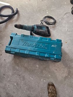 Makita   25 pound demolition  hammer