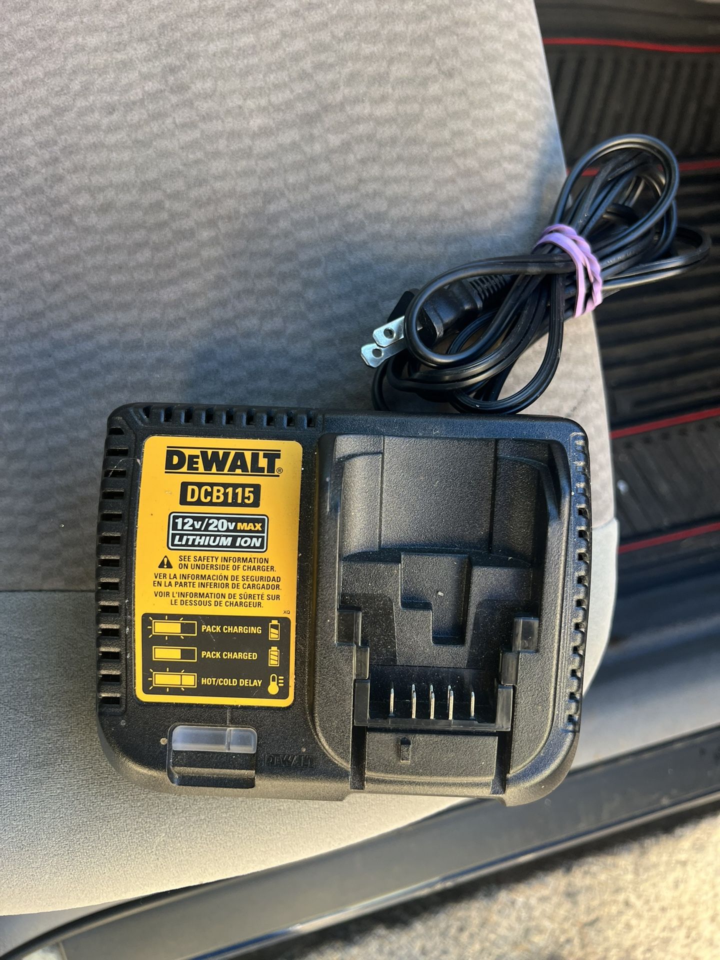 DEWALT DCB 115 12V/20V max Lithium Ion
