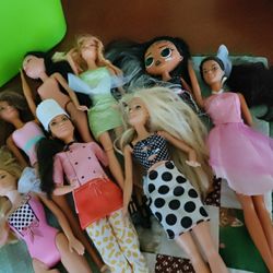 8- DOLLS & 1- PURSE ( W HANDLES)-     PICK UP ONLY-