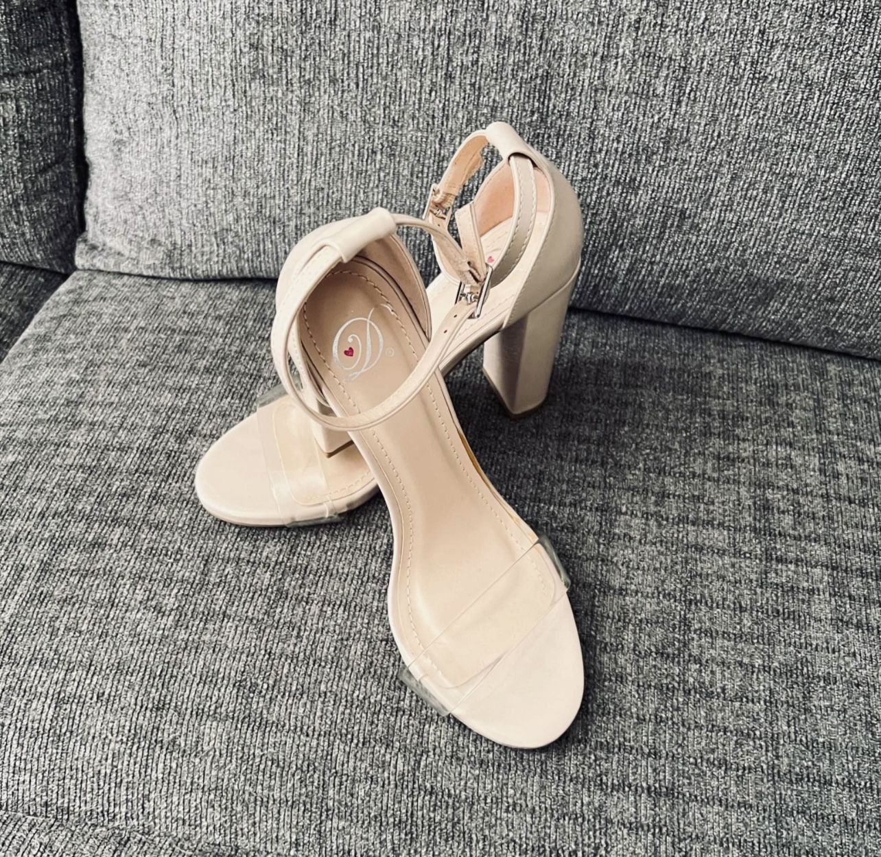 🩷 Heart in D Nude Sandals Block Heel Size 5.5