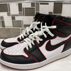 Jordan 1 High OG Bloodline 