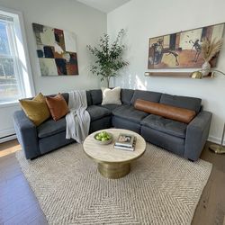 ASHLEY SAVESTO 5- PIECE CLOUD MODULAR (FREE DELIVERY)(CLIFTON HEIGHTS PA 19018)