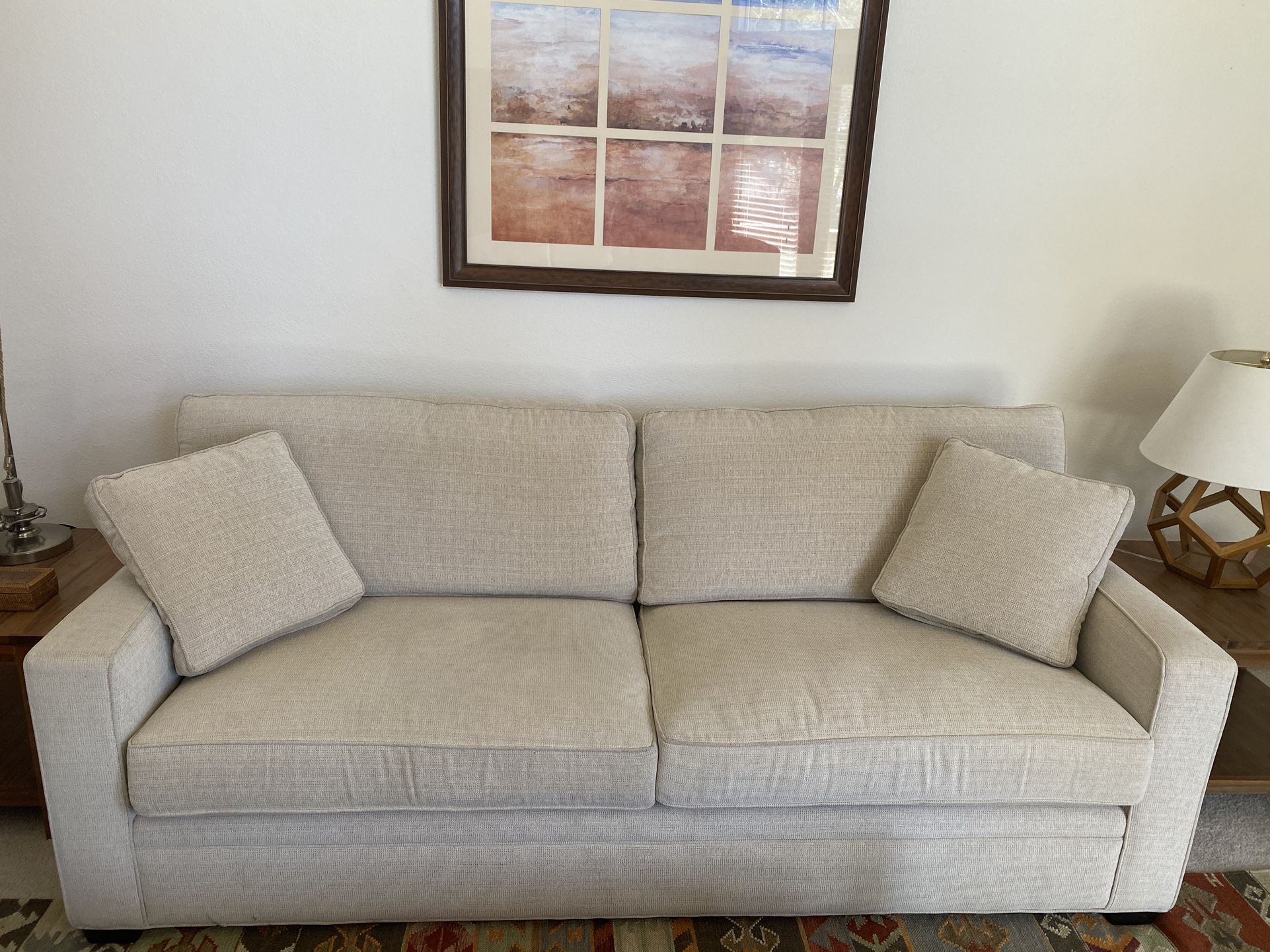 Elegant & Comfort Sofa 