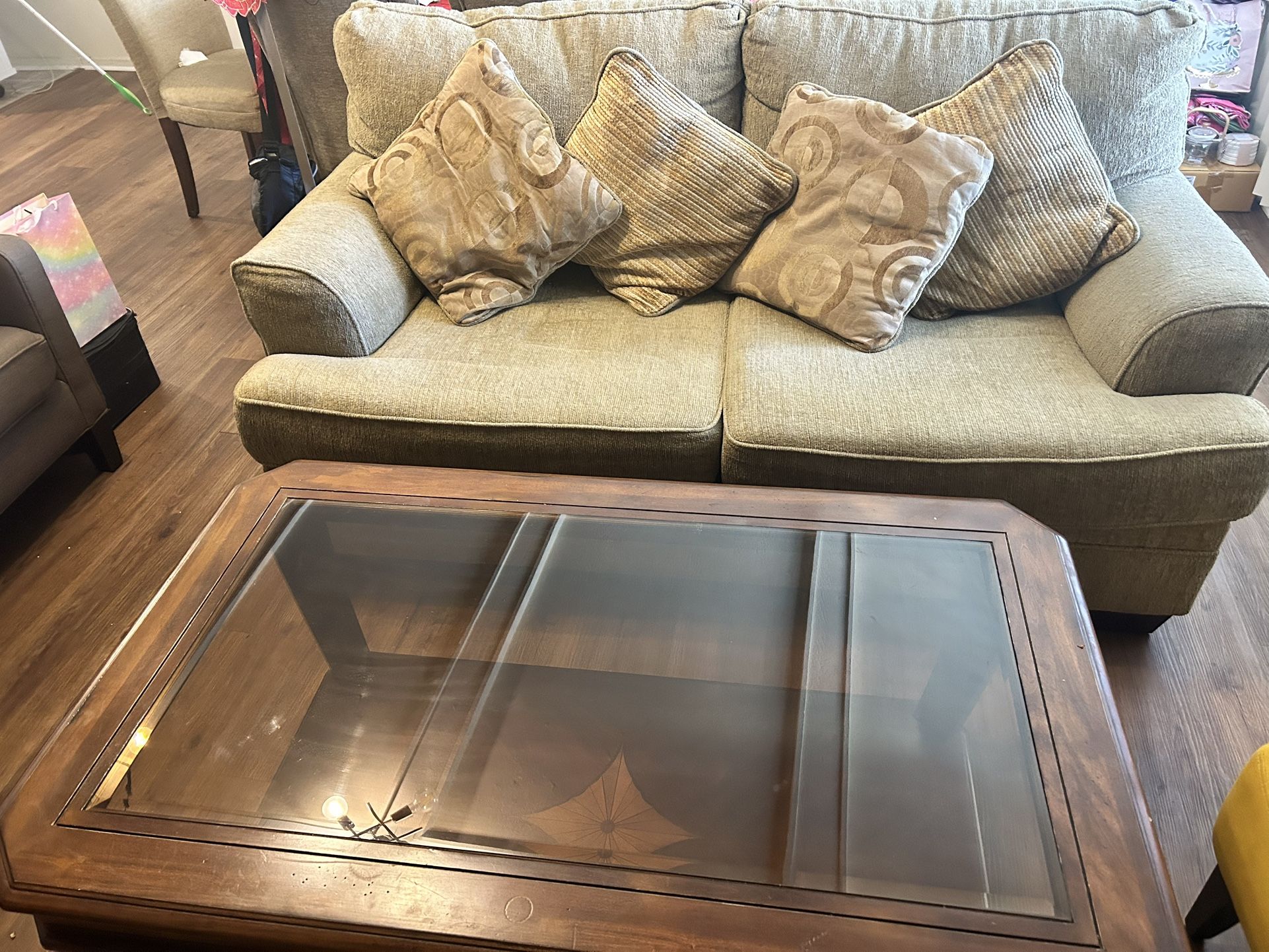 2 Lighting Table, Sofa And Coffee Table 