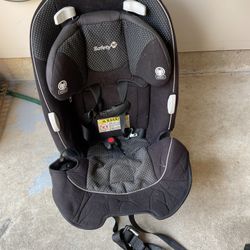 2 Safety Car Seats , $15 Each