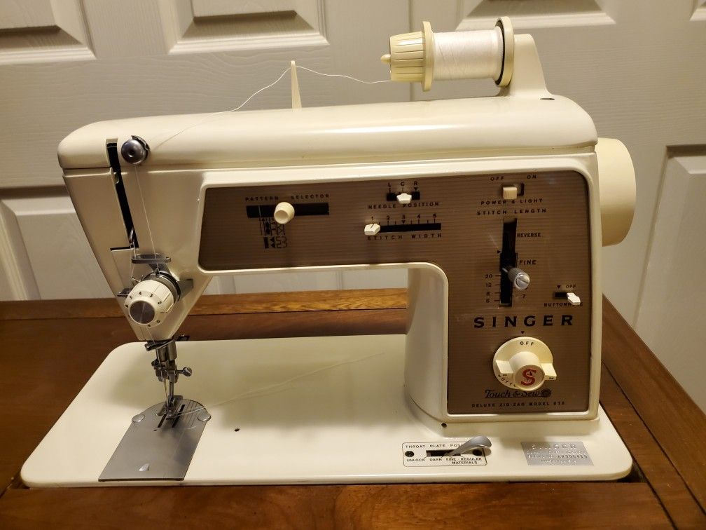 Singer Sewing Machine Model 636 for Sale in Renton, WA OfferUp