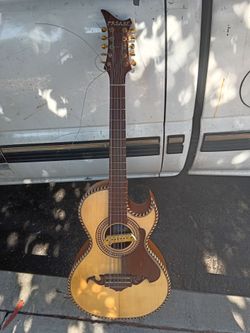 Pasaye bajo guitarron