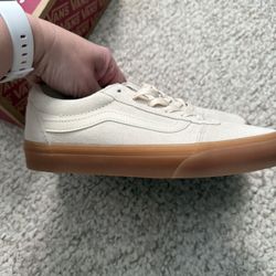 NIB WOMENS Vans Ward Sneaker -SIZE 8 SHOES