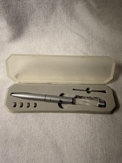 Light Up Pen Set - Lights Up, W/case And Extra Batteries