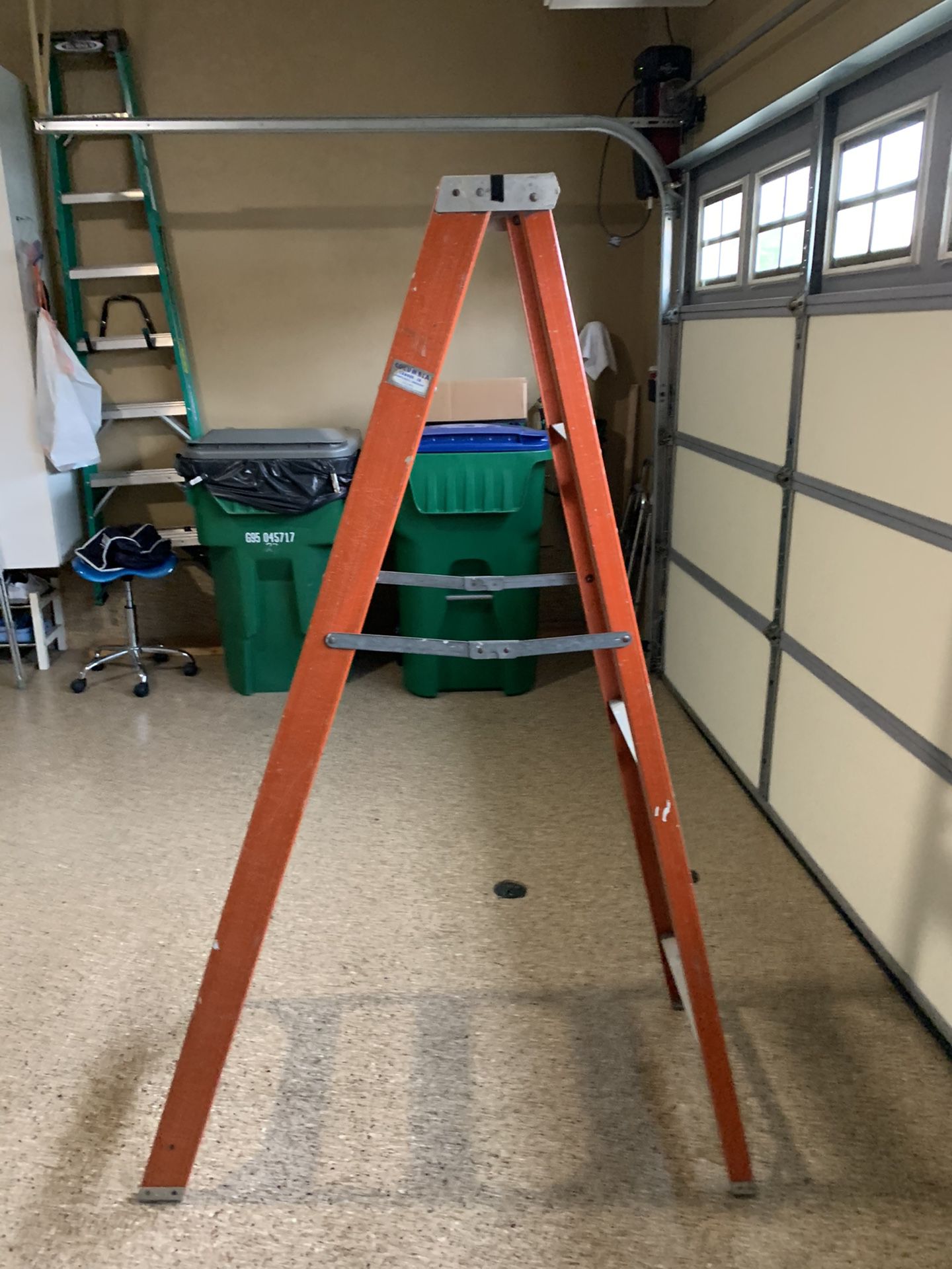 6 ft Fiberglass Ladder Great Condition