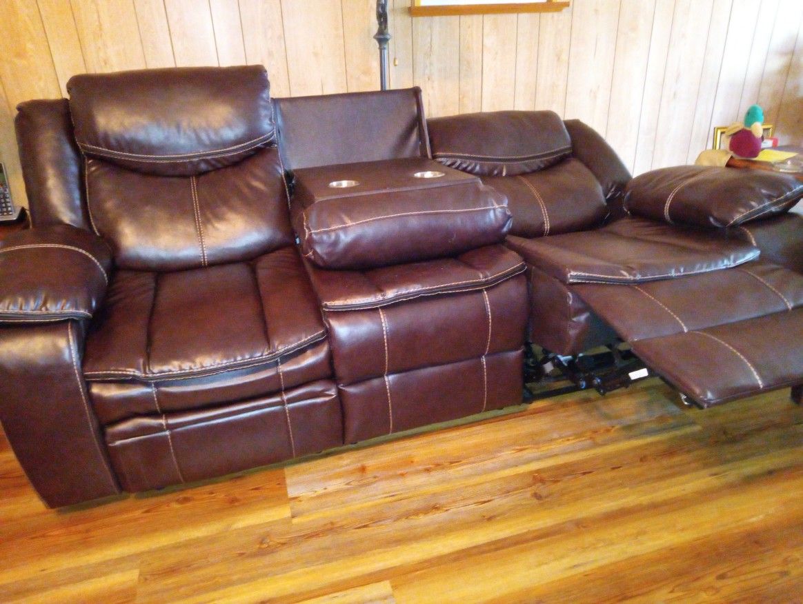 2 Couches Just Like.