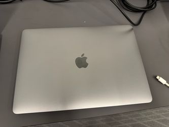 Apple MacBook Pro 13" A1989 i7-8569U 2.8GHz 16GB Space Gray macOS Sequoia