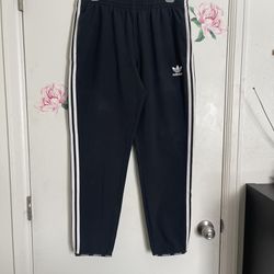 In Excellent Condition Women’s Capris Size Large From Adidas 