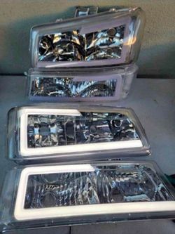 03-06 Chevy Silverado/Avalanche Headlights Faros Calaveras Micas Luces Lamps