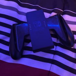 Do It Is a Nintendo Switch Controller It Is Use But In Perfect Condition And It’s Black.