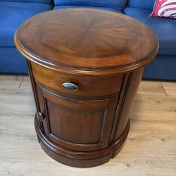 Round End Table w/ Drawer & Cabinet – Mahogany