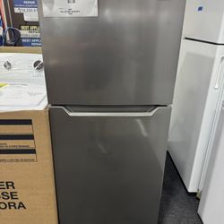 New 10.1 Cu Ft Refrigerator 