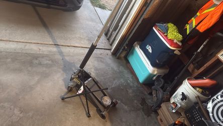 3 ton jack and 20 lug wrench
