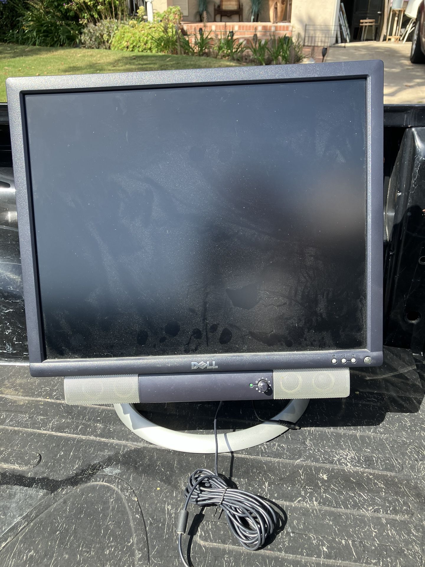 Dell monitor 1901FP with speakers bar AS500