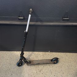 MaddGear kids scooter With Helmet