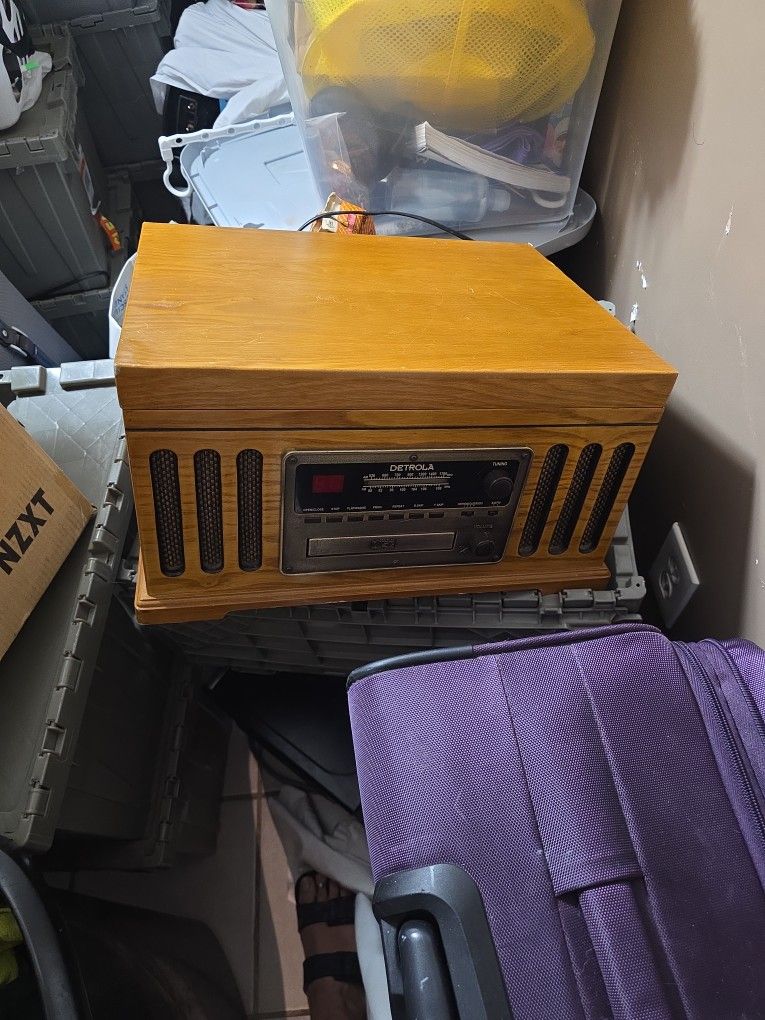 Vintage All-in-one Record Player
