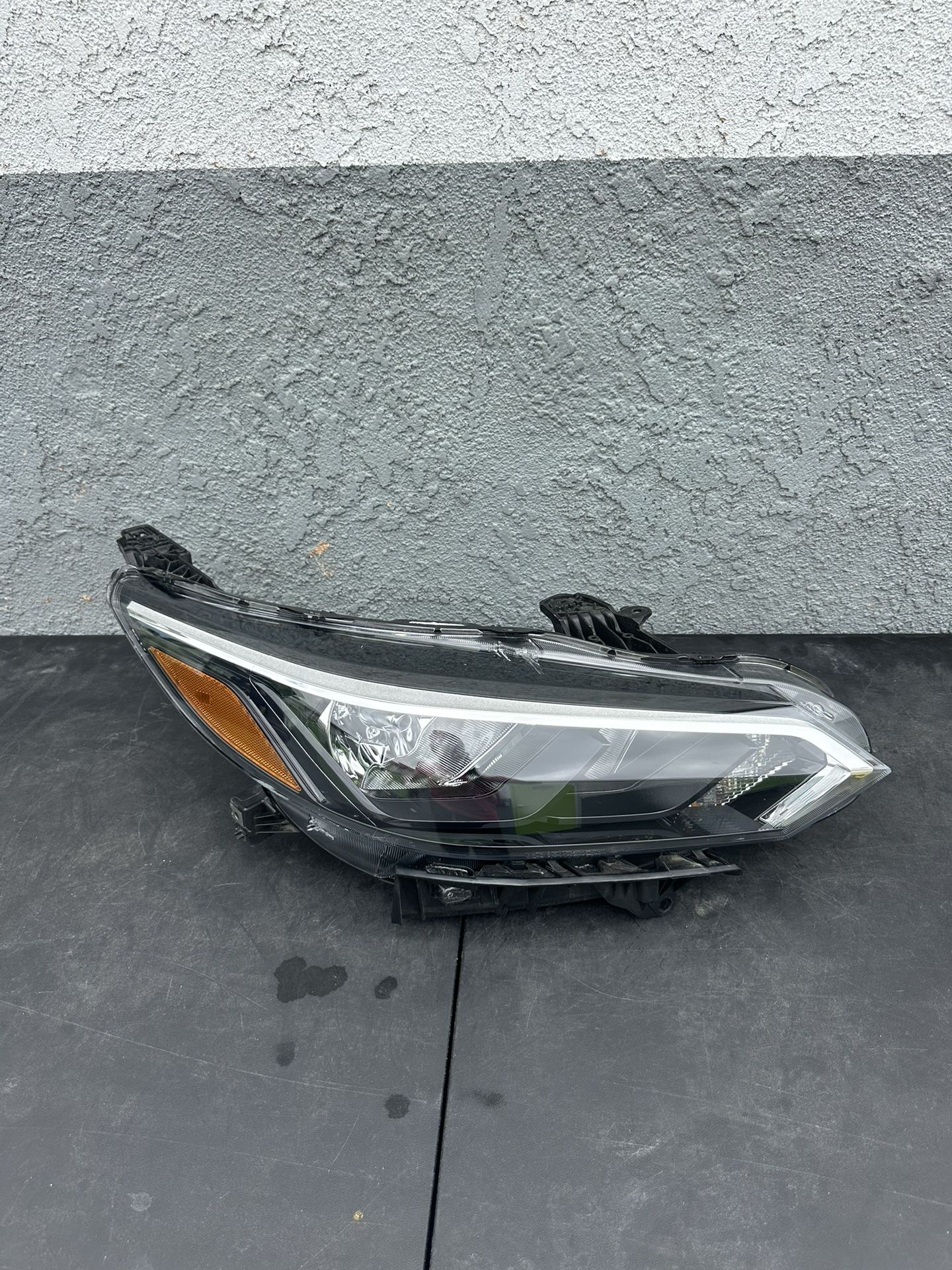 2023-2024 Nissan Sentra Halogen Headlight RIGHT - BLACK OEM