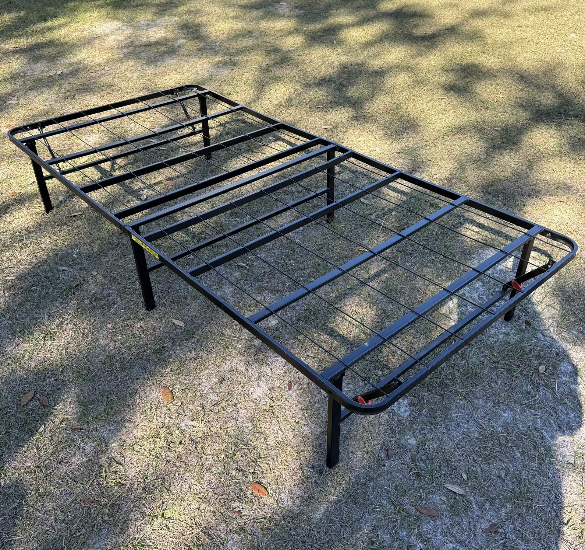 Foldable Bed Frame (Twin)