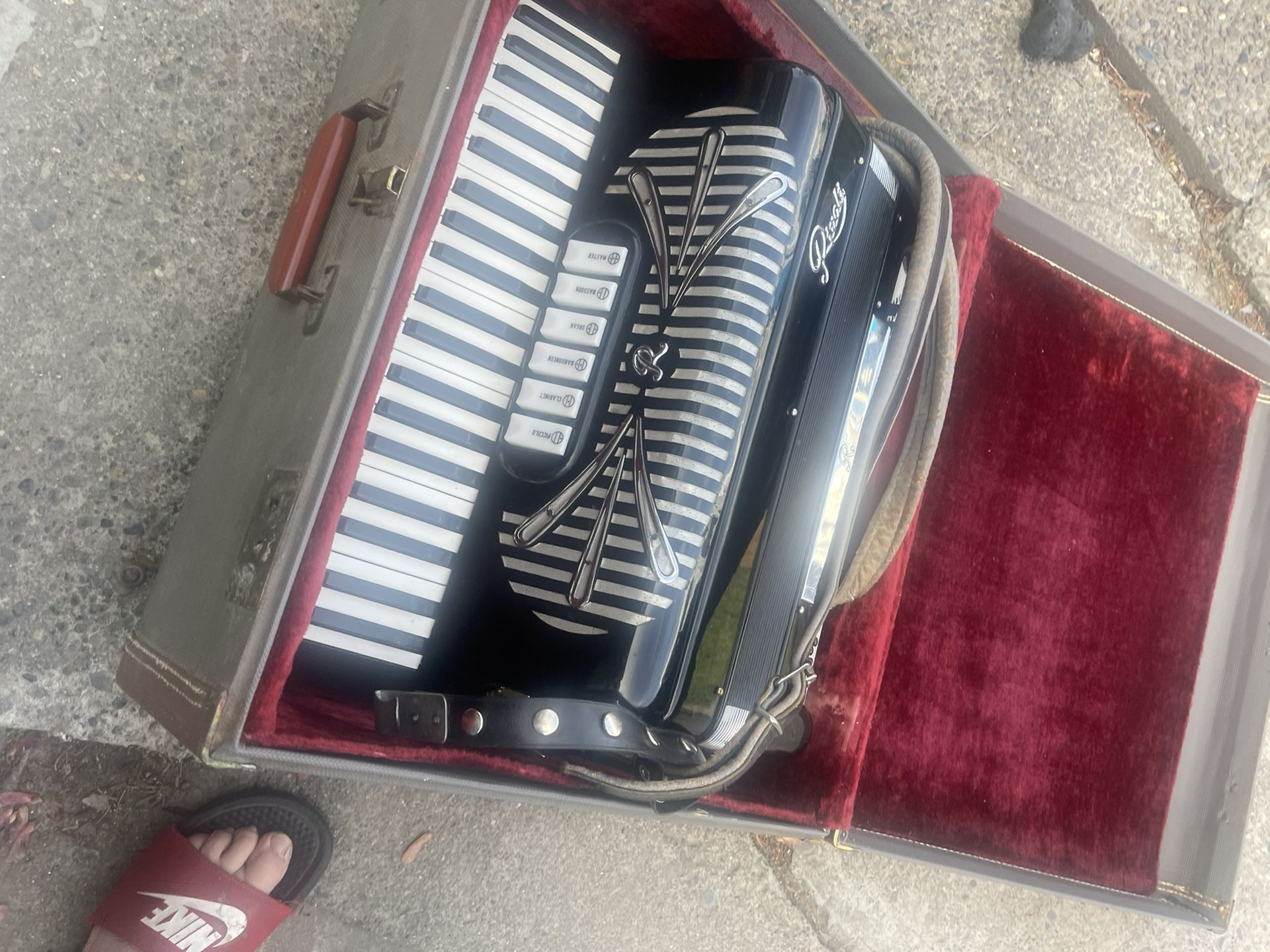 RIVOLI ACCORDION