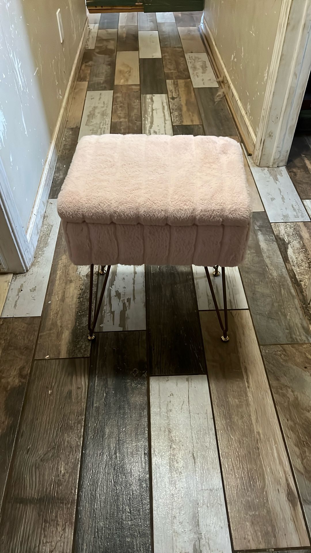 Pink Fluffy Storage Stool For Vanity