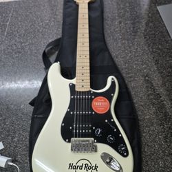 Fender Squier Stratocaster With Soft Case 