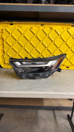 2022 - 2024 TOYOTA RAV4 LH DRIVER SIDE HEADLIGHT OEM