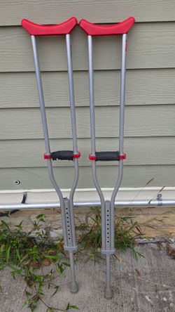 Medline Guardian 6791 Adult Aluminum Crutches (Adjustable)