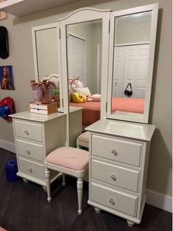 Vintage vanity