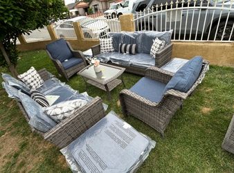 Patio furniture set outdoor new in the box