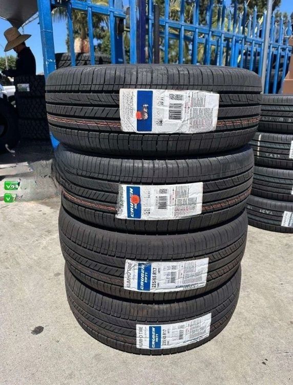 Set of Tires 235/65R17 KUMHO