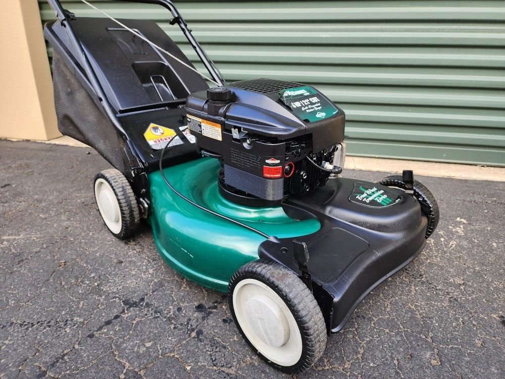 Yard Machines FWD Self Propel Lawn Mower with Briggs 6hp RUNS