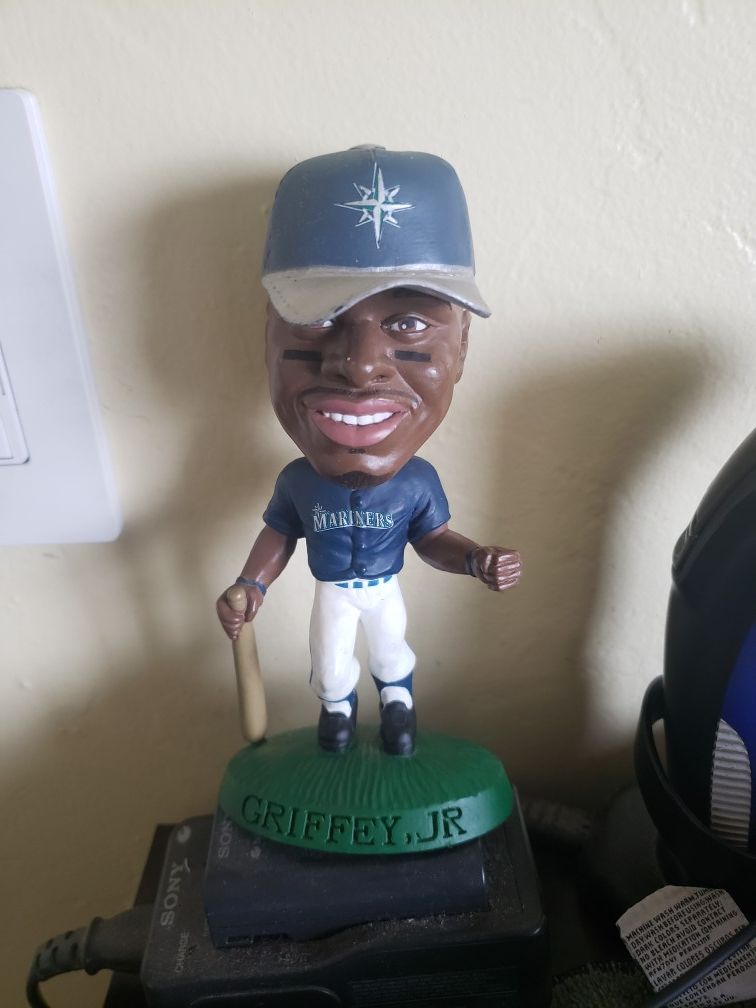Ken Griffey jr. 90's Action figure Mariners 6"