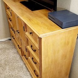 Haverty's Dresser, Mirror, and 2 Night Stands