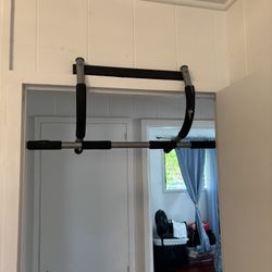 Pull Up Bar