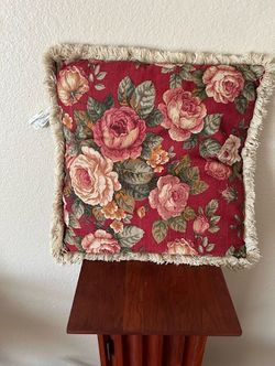 Decorative pillow