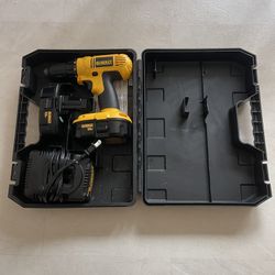 Dewalt 18v Drill W/Charger And 2 Batteries