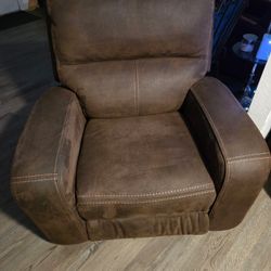 Ashley Recliner (( Electric )) DELIVERY AVAILABLE 
