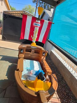 Kids boat bed