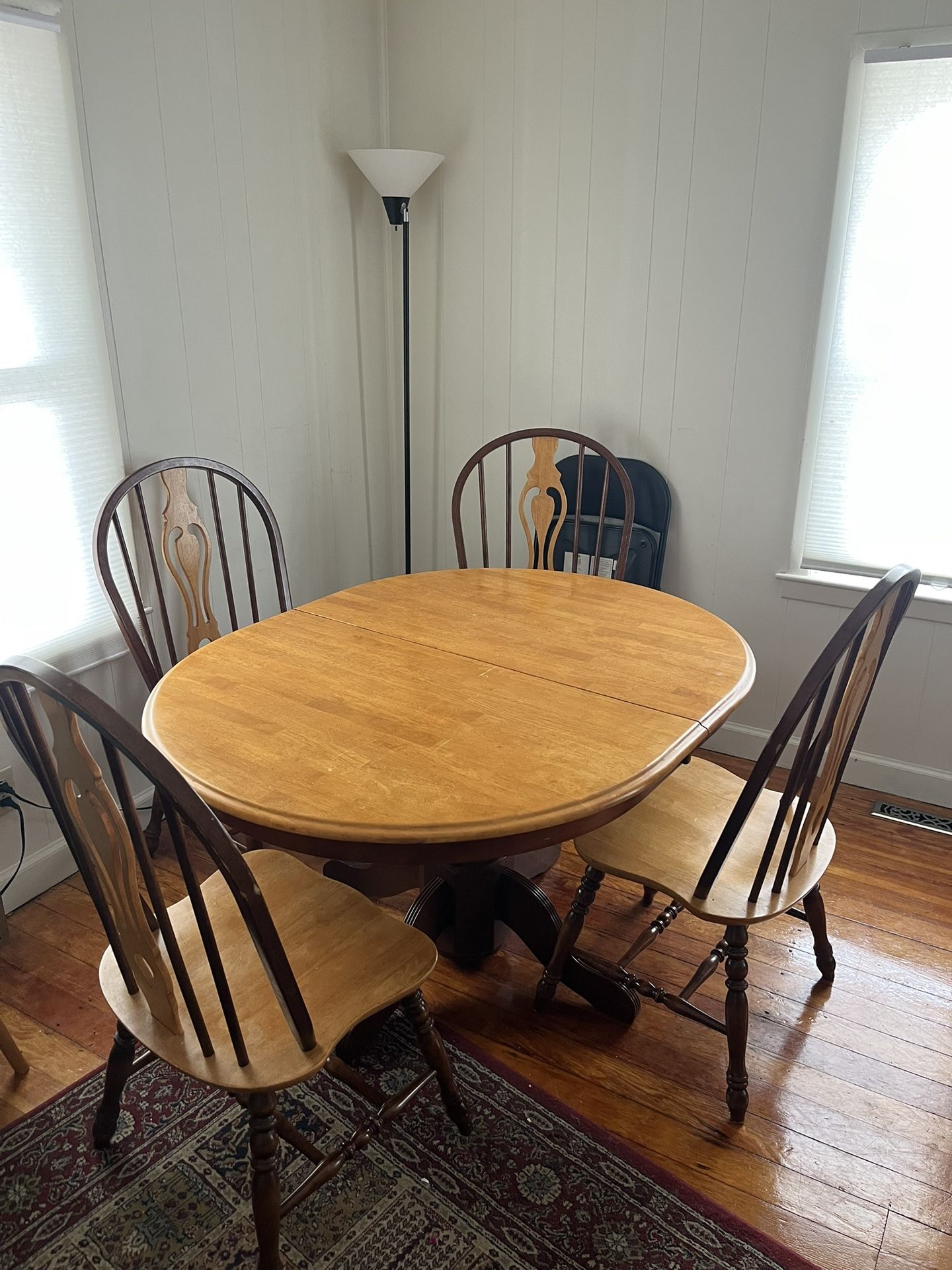 Solid Wood Pedestal Dining Table w/ Leaf & 4 Chairs – Classic Style