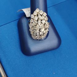 Ladies Ring Different Cut  of Diamonds Estimated To 5 To 6 karat 