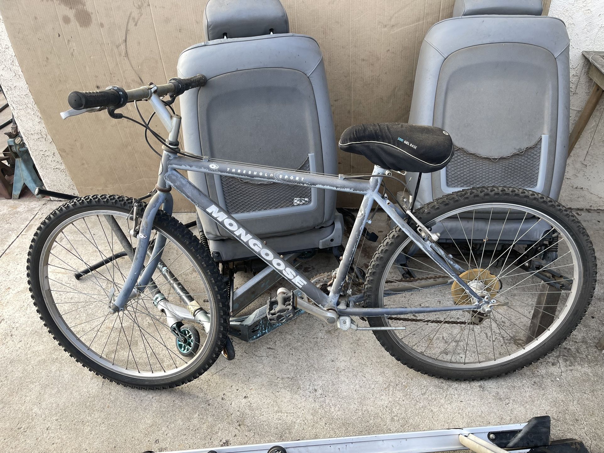 Mongoose Mountain Bike 7 Speed 26 Inch Bicycle Grey