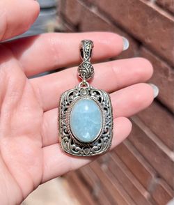 Aquamarine pendant